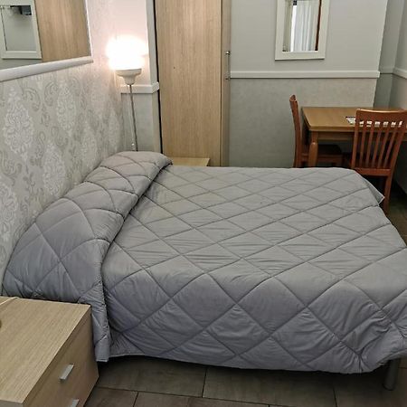 Bed&Breakfast Piramide Rom Exterior foto
